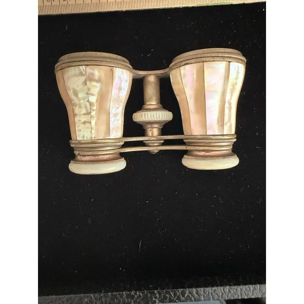 Le Marquise Victorian Mother of Pearl Opera Glasses.